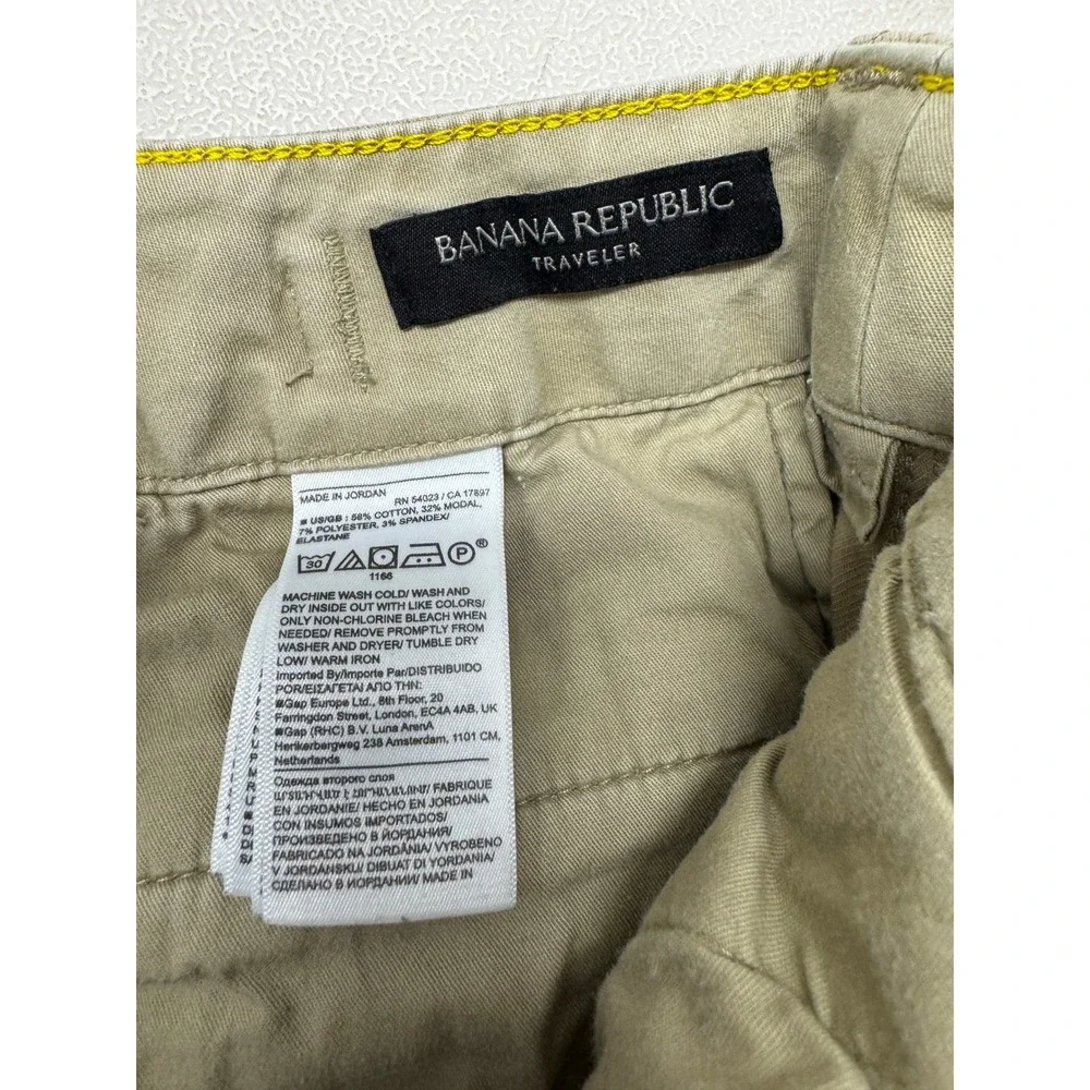 Banana Republic Traveler Cargo Pants Mens 30R Khaki Tan Tapered Stretch Utility